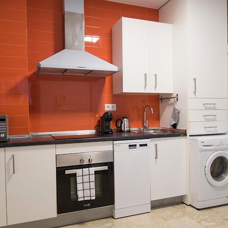 Free Parking Duplex Sevilla Bagian luar foto