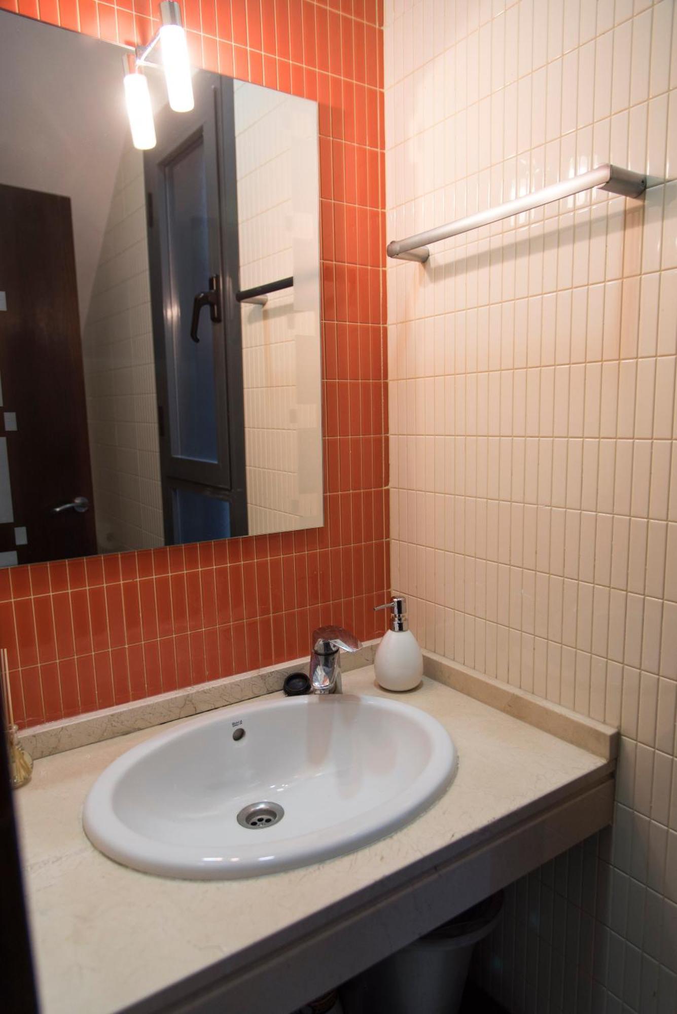 Free Parking Duplex Sevilla Bagian luar foto