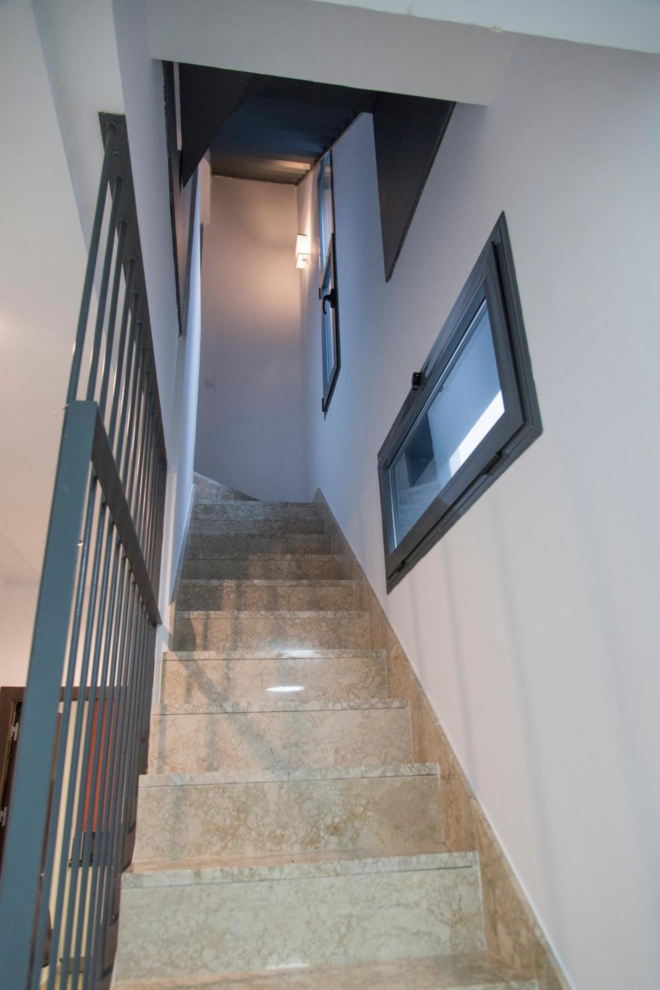 Free Parking Duplex Sevilla Bagian luar foto