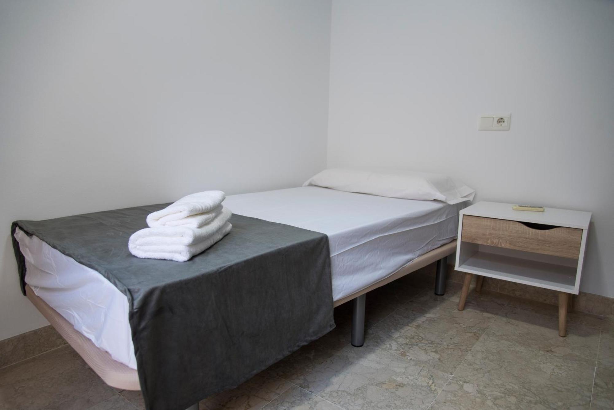 Free Parking Duplex Sevilla Bagian luar foto