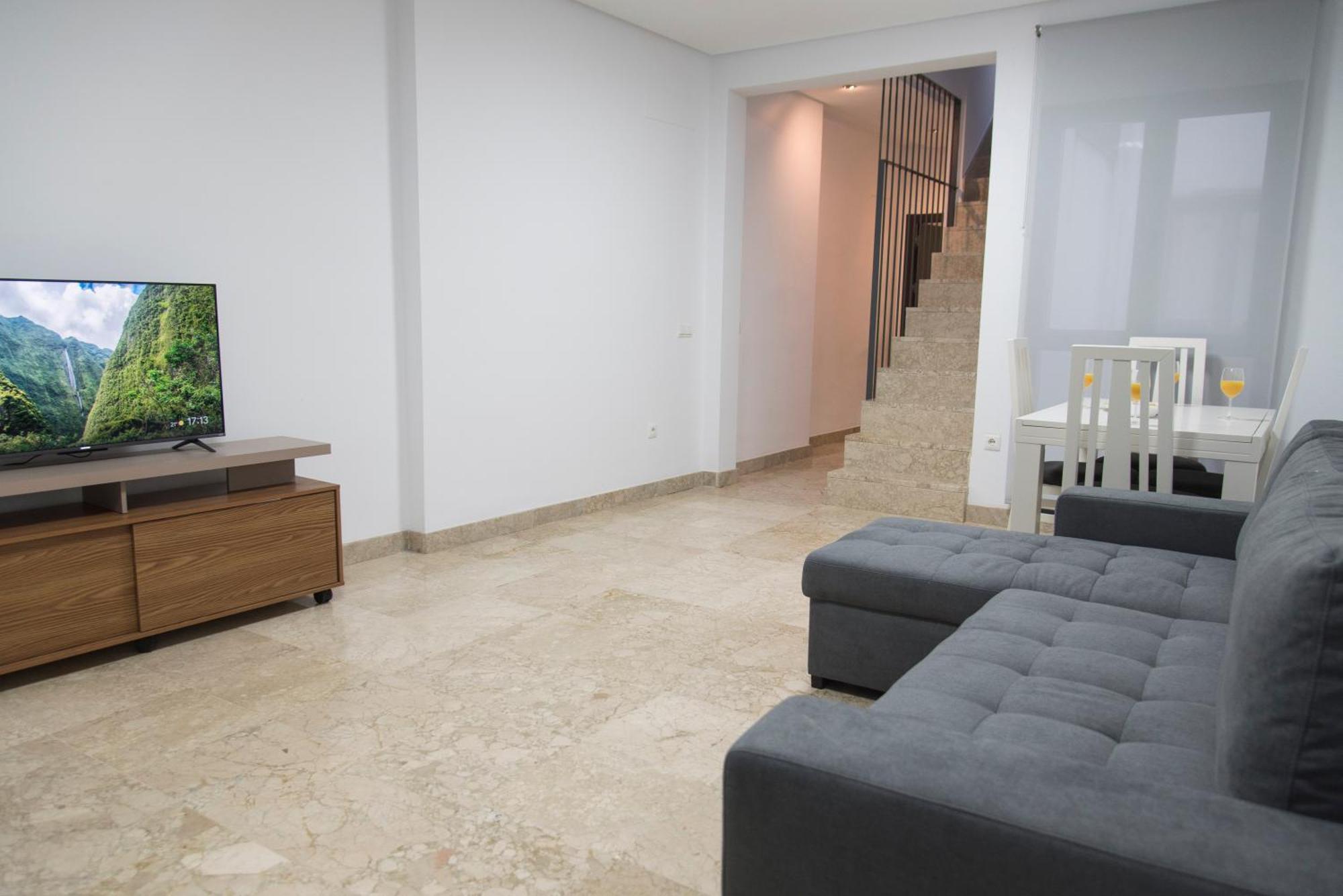 Free Parking Duplex Sevilla Bagian luar foto